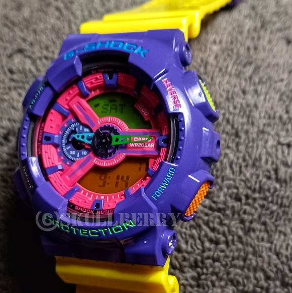 CASIO G-SHOCK GA-110 HYPER COLOR